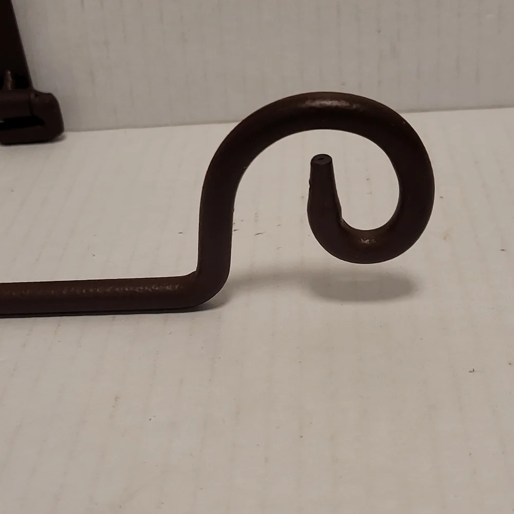 Pair of Primitive Burgundy Star Toilet Paper Holder and Towel Holder